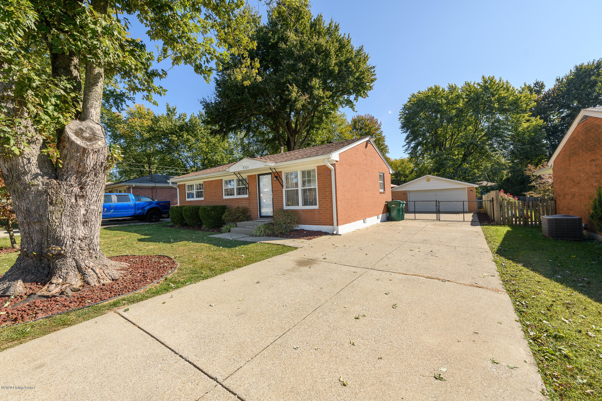 9521 Maple Road Louisville, KY 40229 - Photo 5 of 44 Maple-5