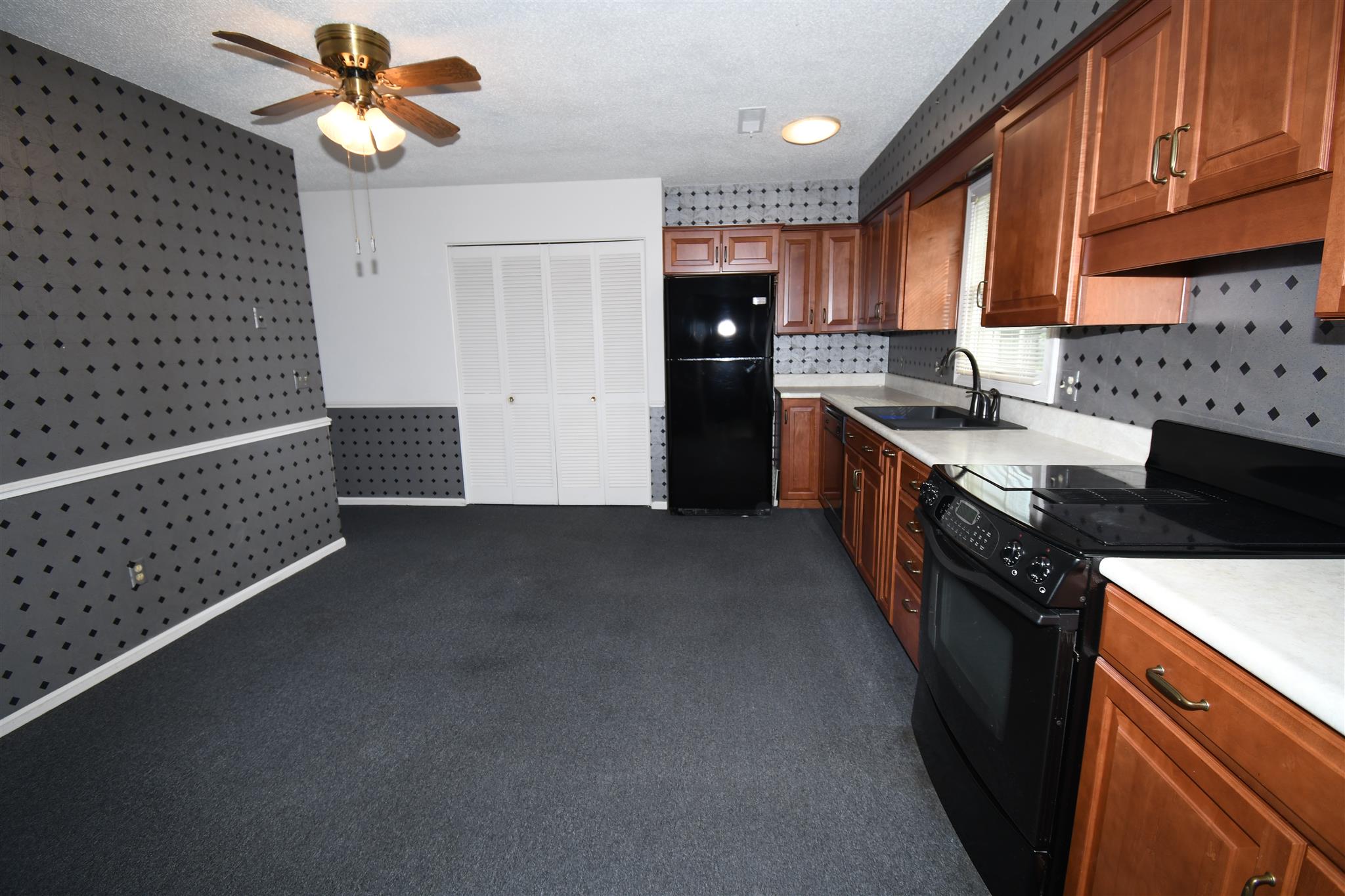 3430 East Tillman Road Fort Wayne, IN 46816 - Photo 12 of 31 Gallery Image 12