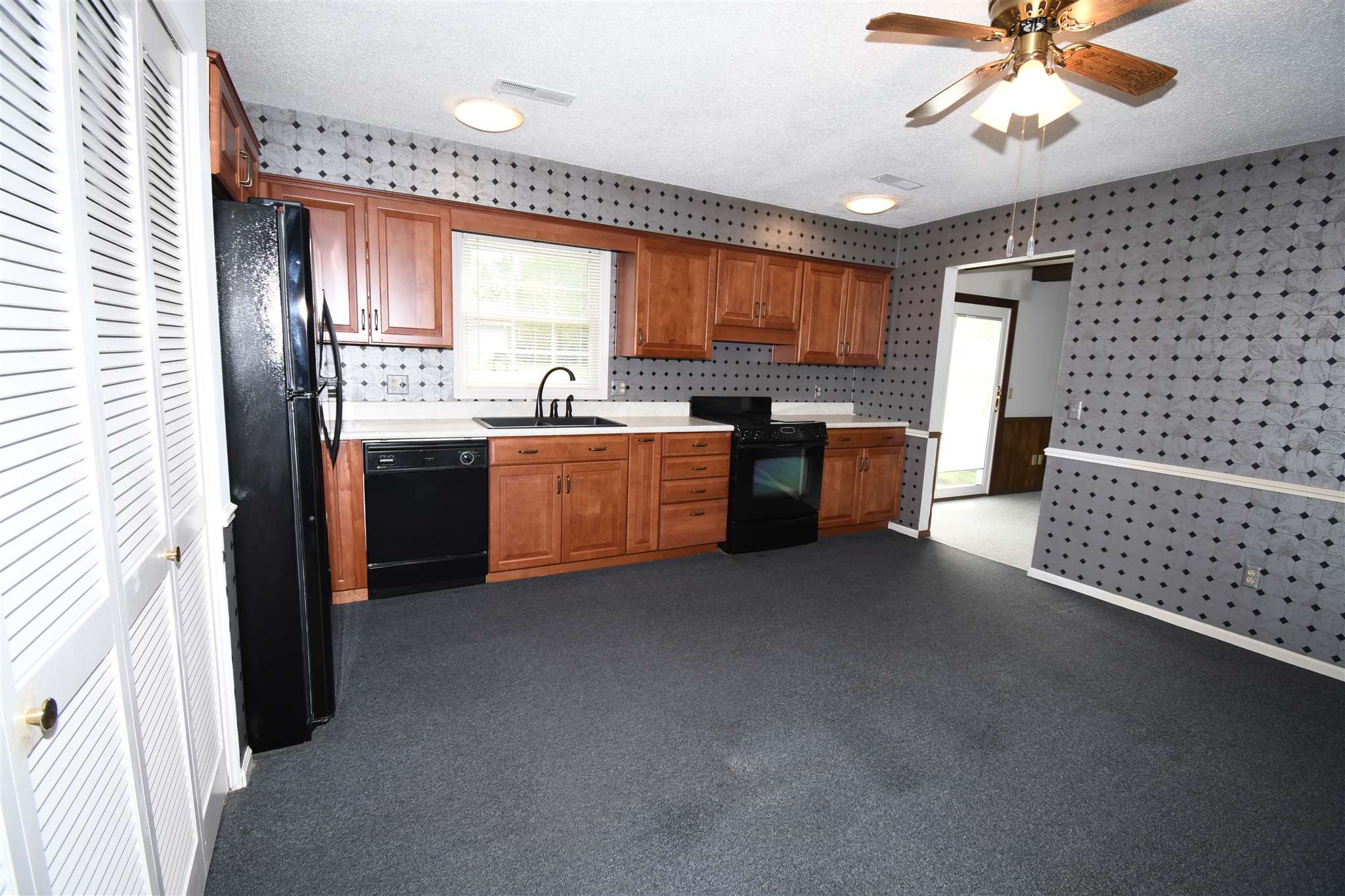 3430 East Tillman Road Fort Wayne, IN 46816 - Photo 9 of 31 Gallery Image 9