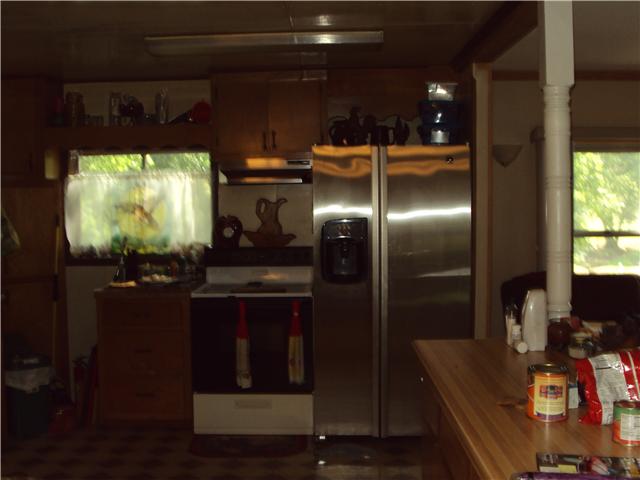 502 Hemby Branch Road Waverly, TN 37185 - Photo 3 of 8 Appliances Stay