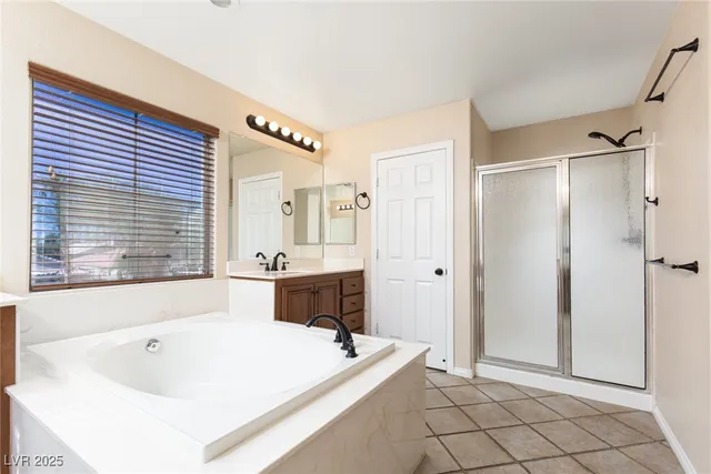 $579,900 | 3225 Villa Pisani Court, North Las Vegas, NV 89031