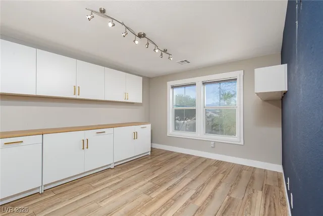 $579,900 | 3225 Villa Pisani Court, North Las Vegas, NV 89031