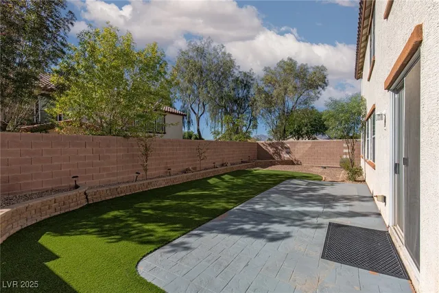 $579,900 | 3225 Villa Pisani Court, North Las Vegas, NV 89031