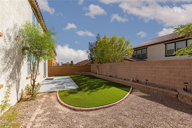 $579,900 | 3225 Villa Pisani Court, North Las Vegas, NV 89031