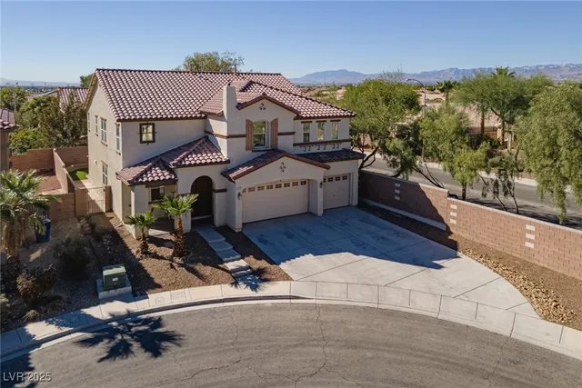 $579,900 | 3225 Villa Pisani Court, North Las Vegas, NV 89031