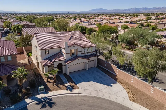 $579,900 | 3225 Villa Pisani Court, North Las Vegas, NV 89031
