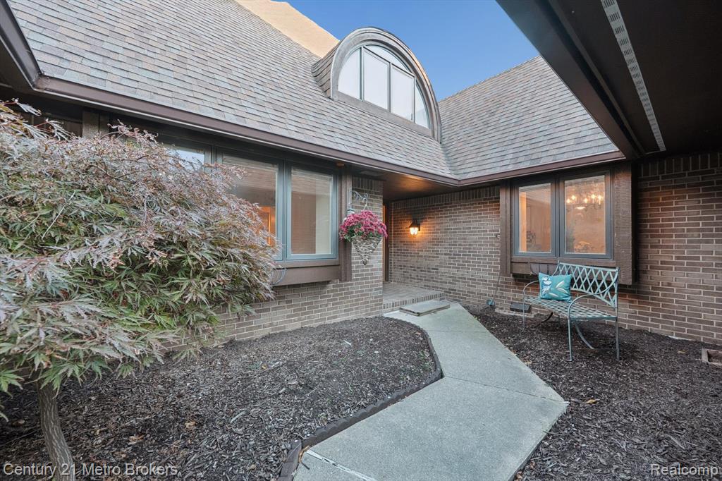9095 South Saginaw Road, Unit 23 Grand Blanc, MI 48439 - Photo 5 of 54