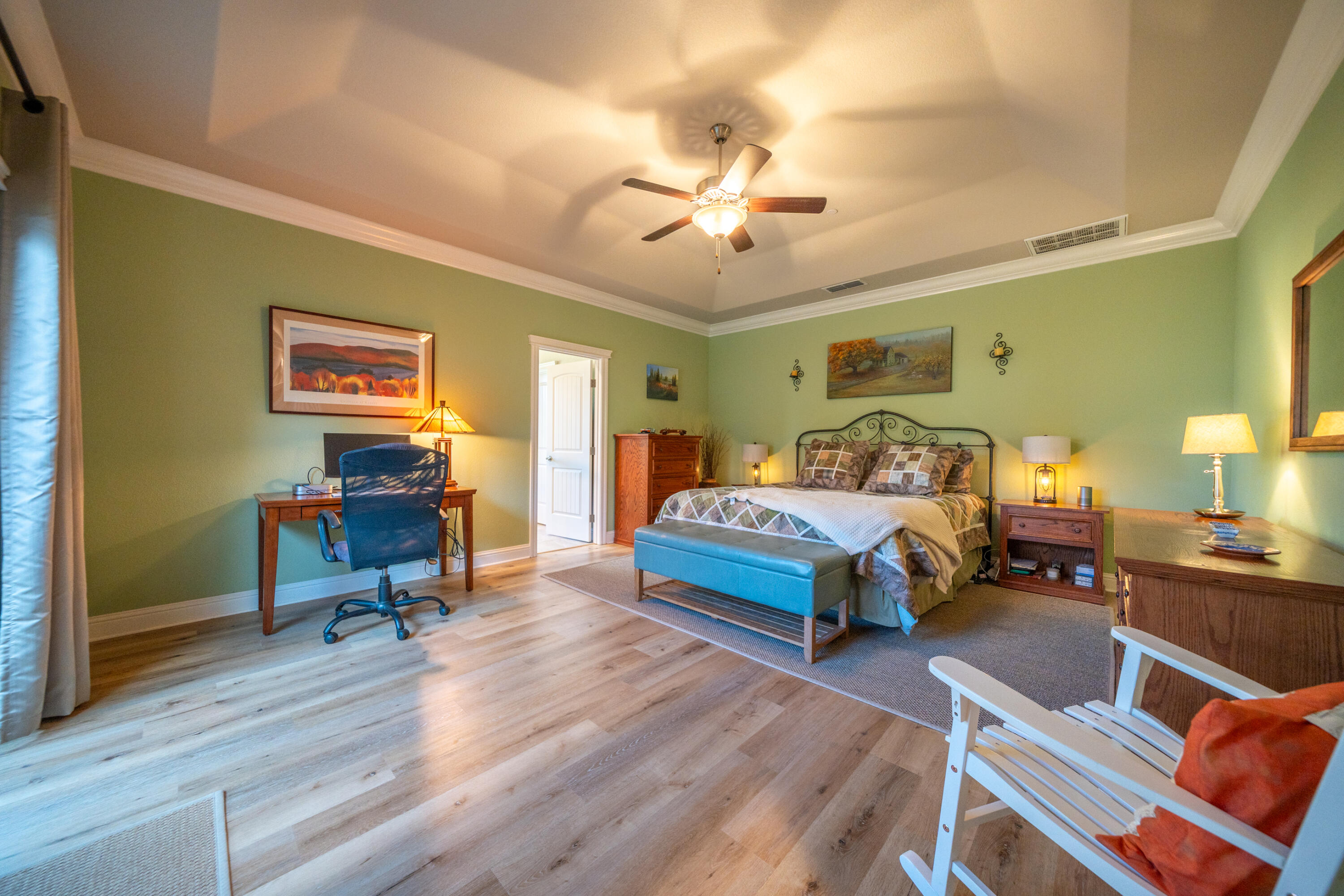 3415 Hotlam Road Redding, CA 96002 - Photo 21 of 63 Primary bedroom