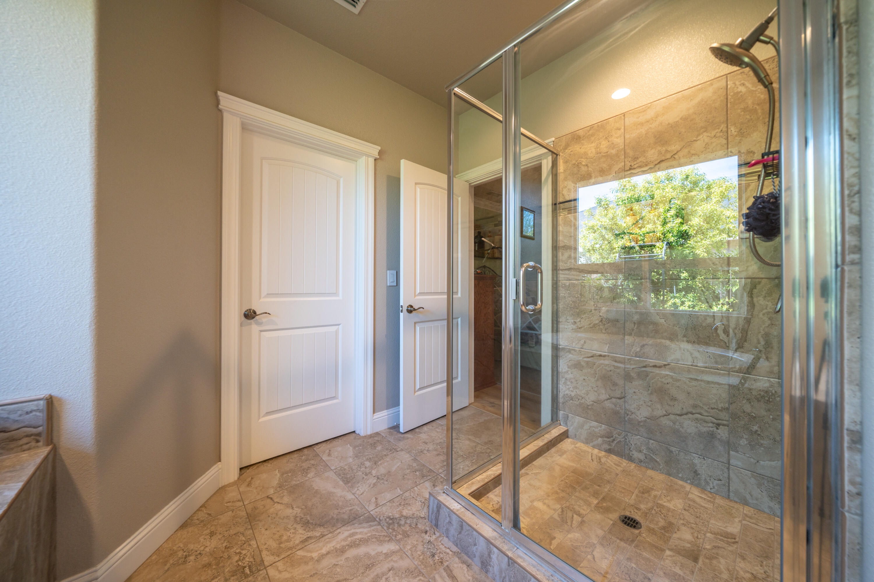 3415 Hotlam Road Redding, CA 96002 - Photo 25 of 63 Primary shower