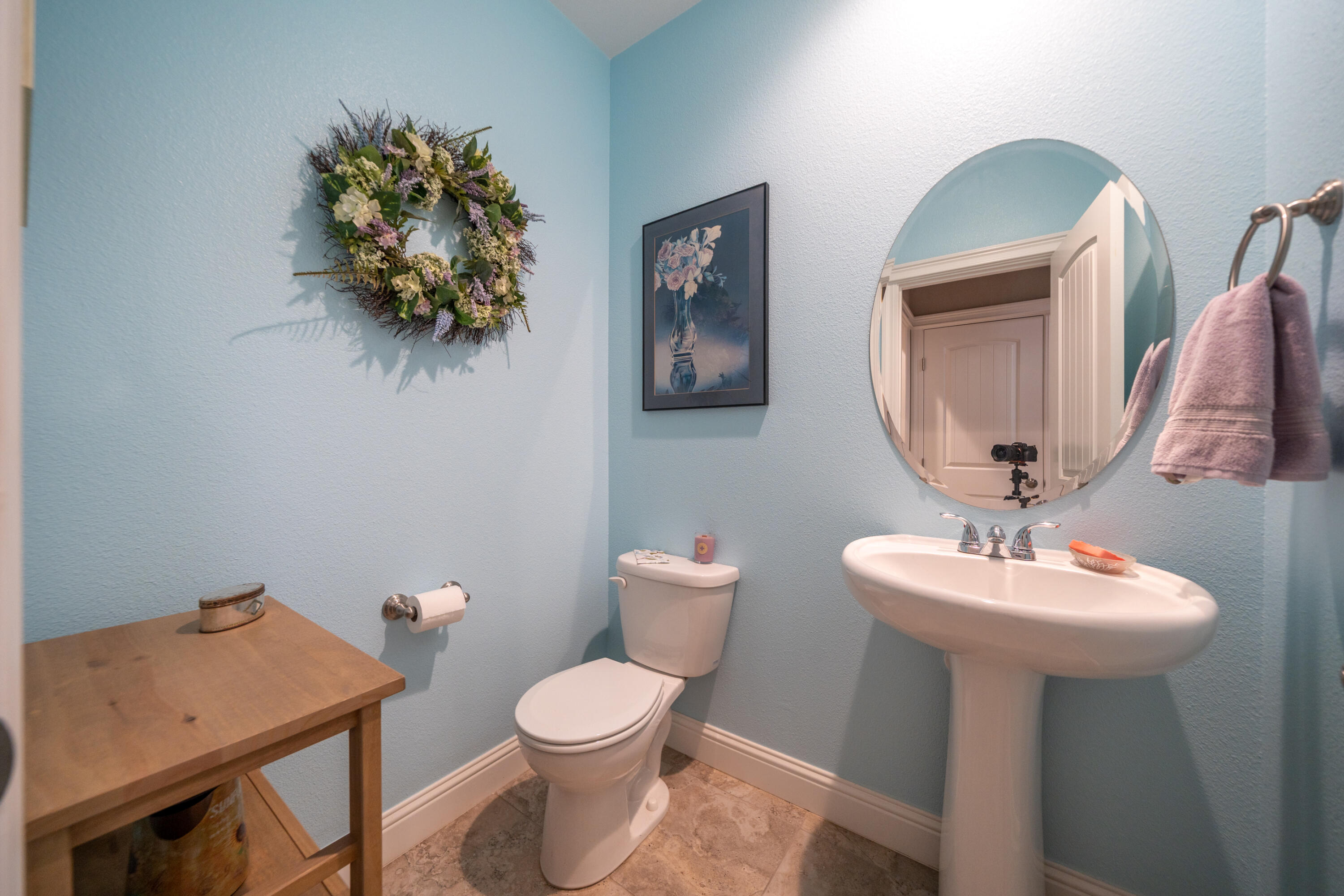 3415 Hotlam Road Redding, CA 96002 - Photo 33 of 63 1/2 bathroom