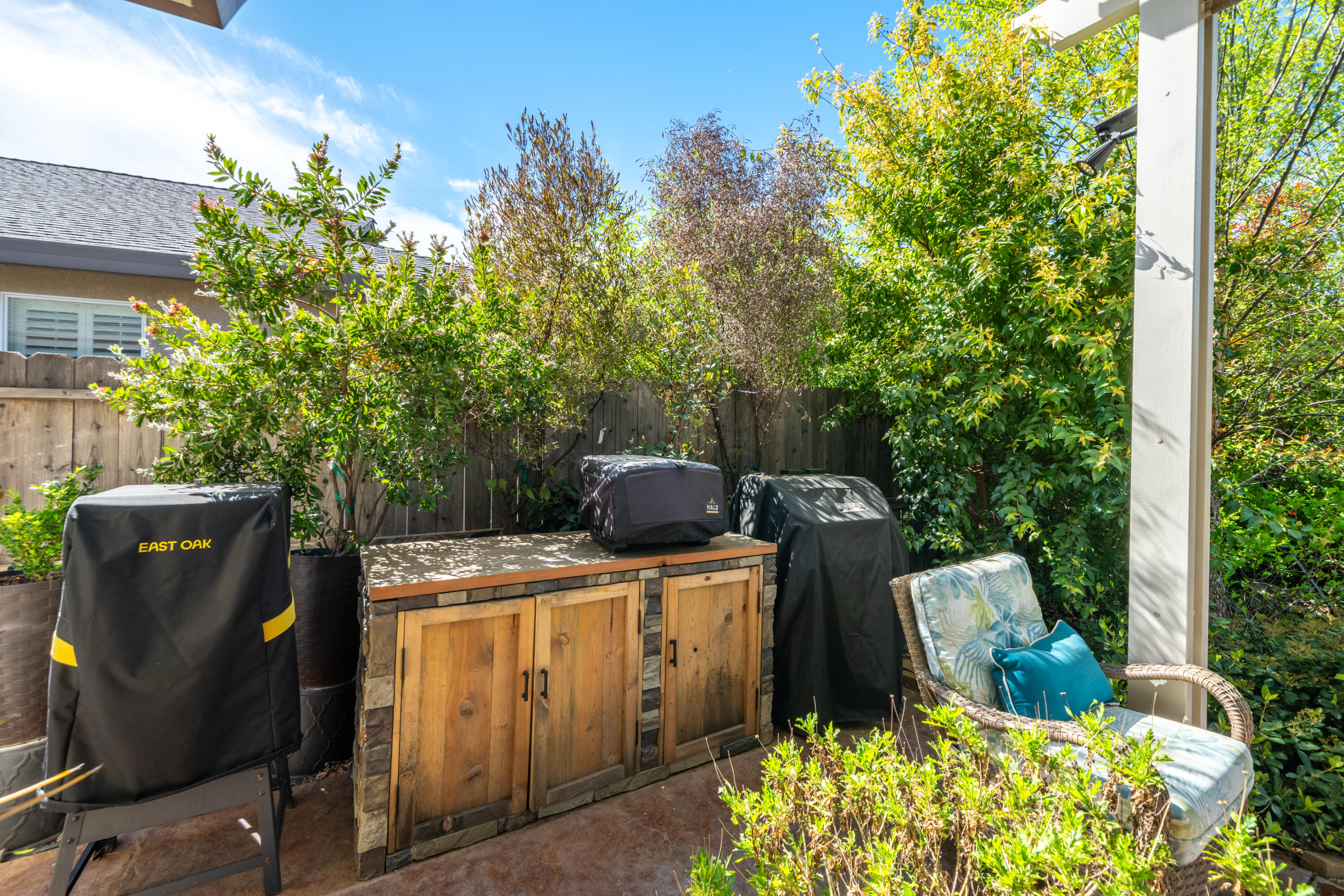 3415 Hotlam Road Redding, CA 96002 - Photo 45 of 63 Barbque area