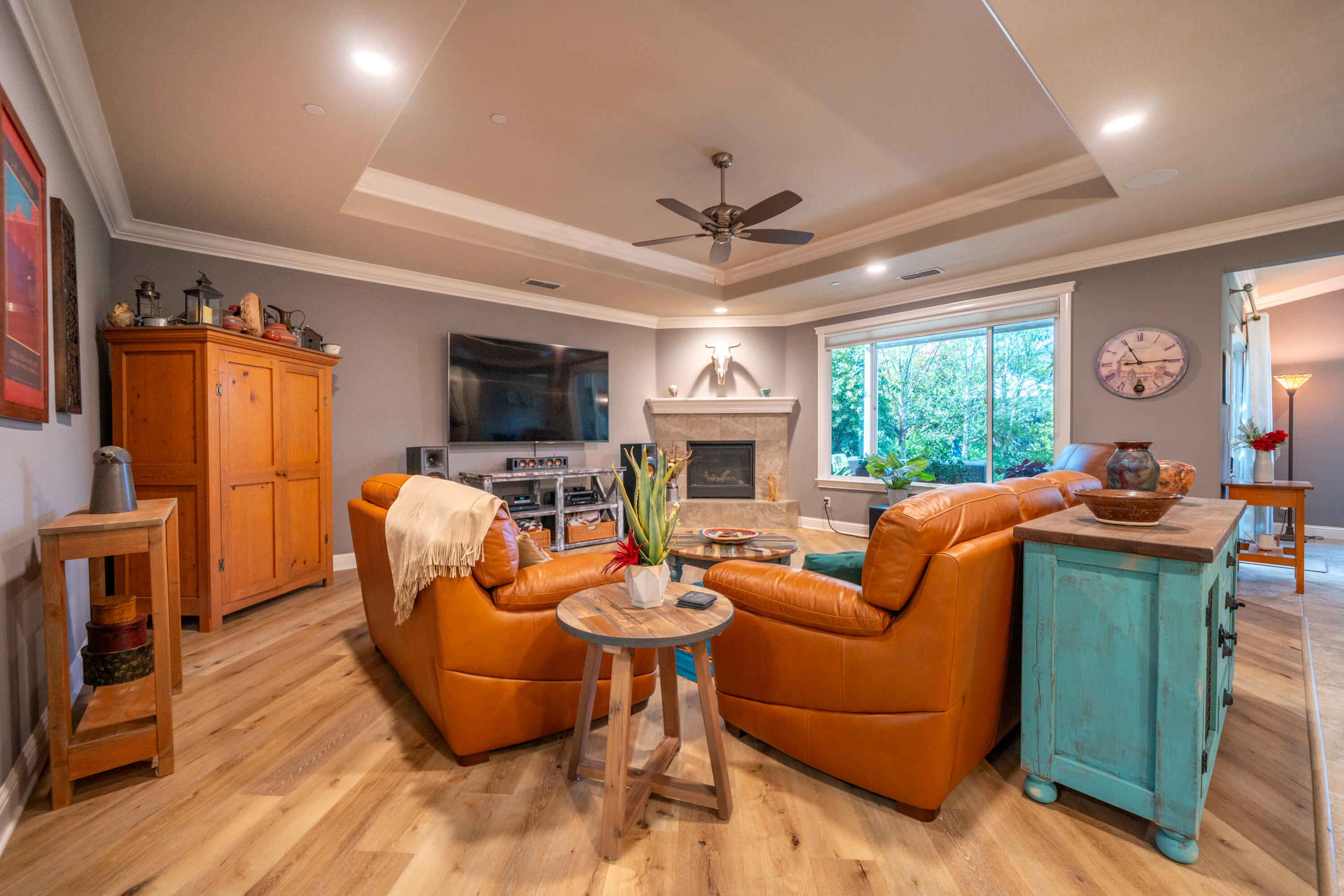 3415 Hotlam Road Redding, CA 96002 - Photo 9 of 63 Living room
