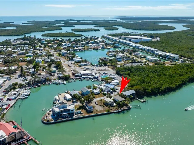 $1,299,000 | 232 Harbor Place North, Goodland, FL 34140
