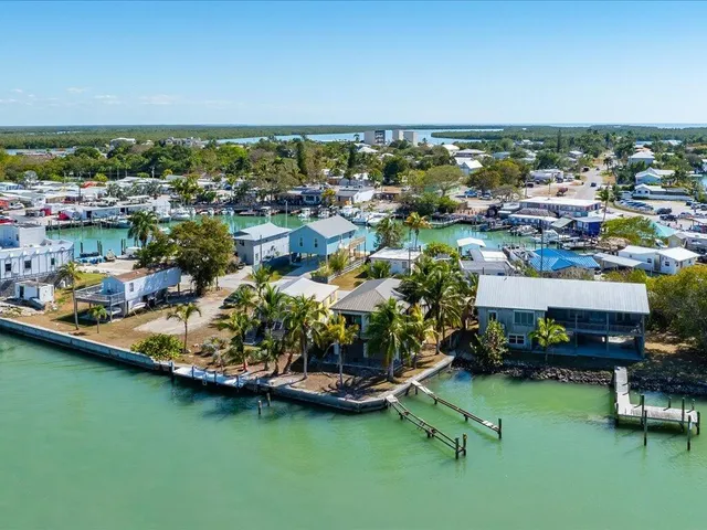 $1,299,000 | 232 Harbor Place North, Goodland, FL 34140