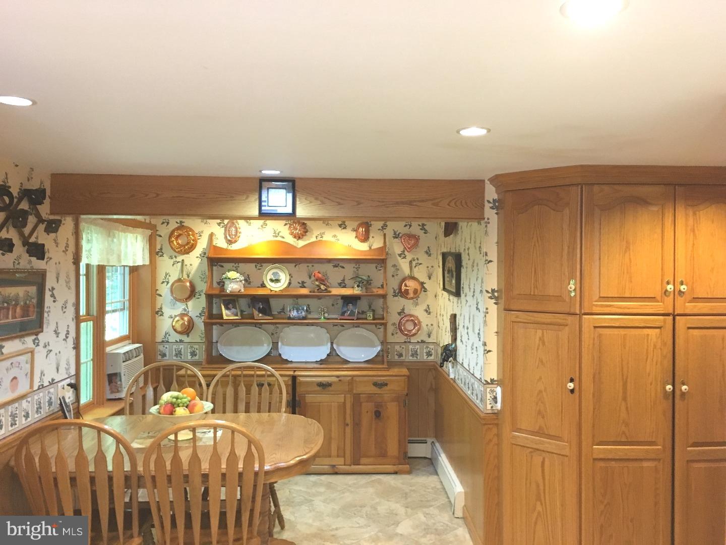 825 Rock Run Road Pottstown, PA 19465 - Photo 14 of 25 Dining Room