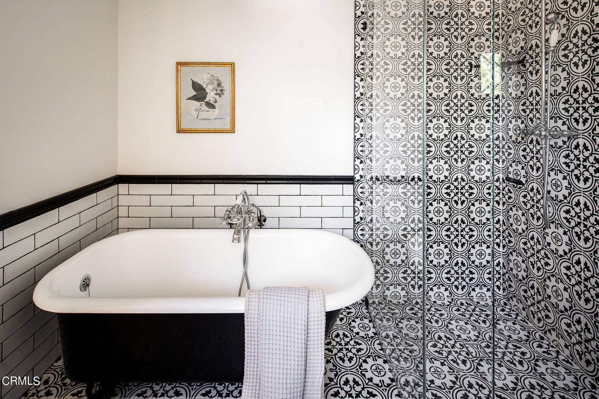 1211 Cortez Drive Glendale, CA 91207 - Photo 25 of 51 a bathroom with a sink and a mirror