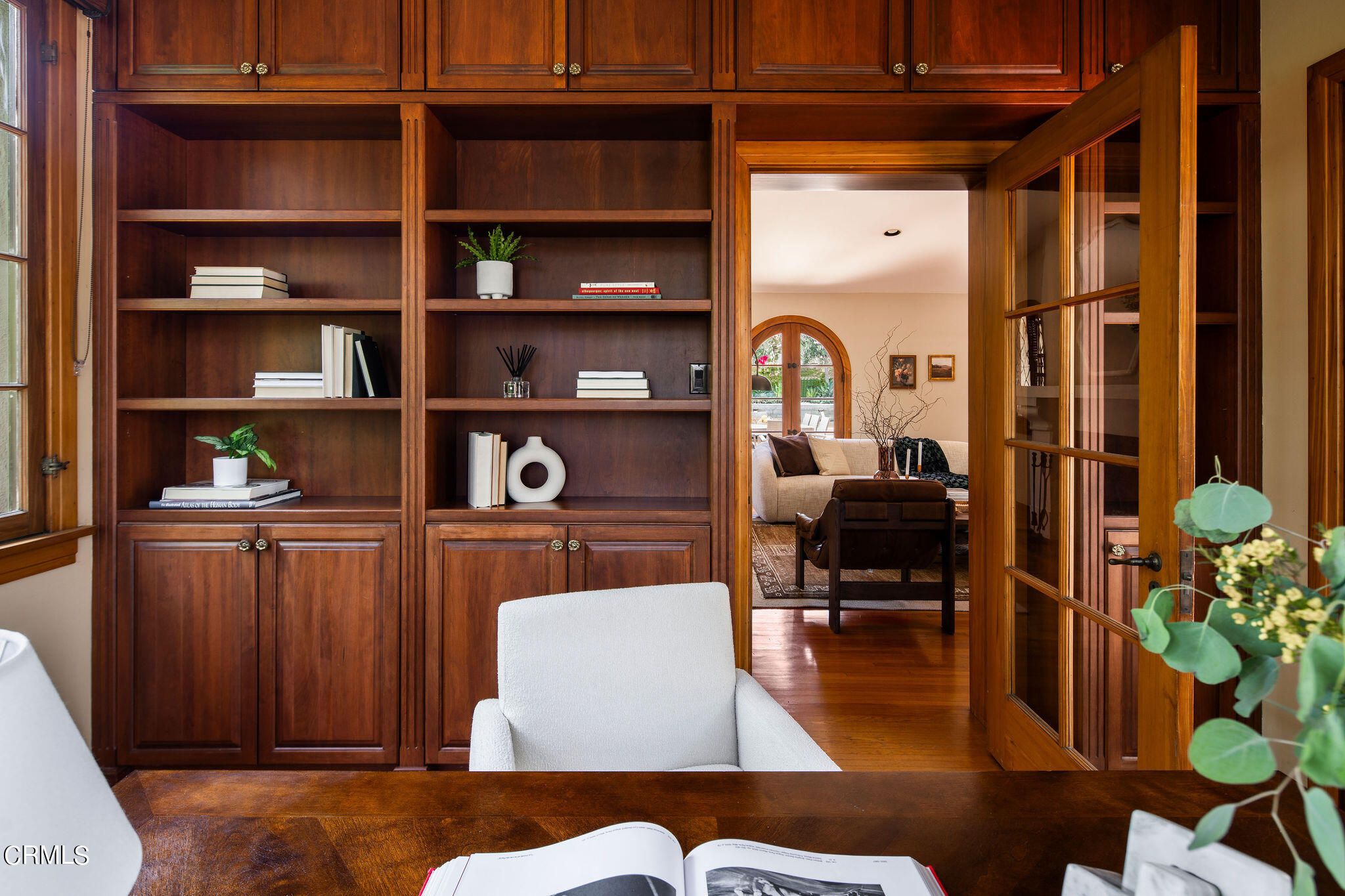 1211 Cortez Drive Glendale, CA 91207 - Photo 9 of 51 a living room with furniture