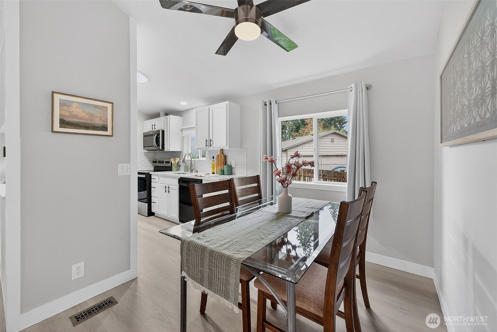 12825 Northeast 198th Court Bothell, WA 98011 - Photo 12 of 40