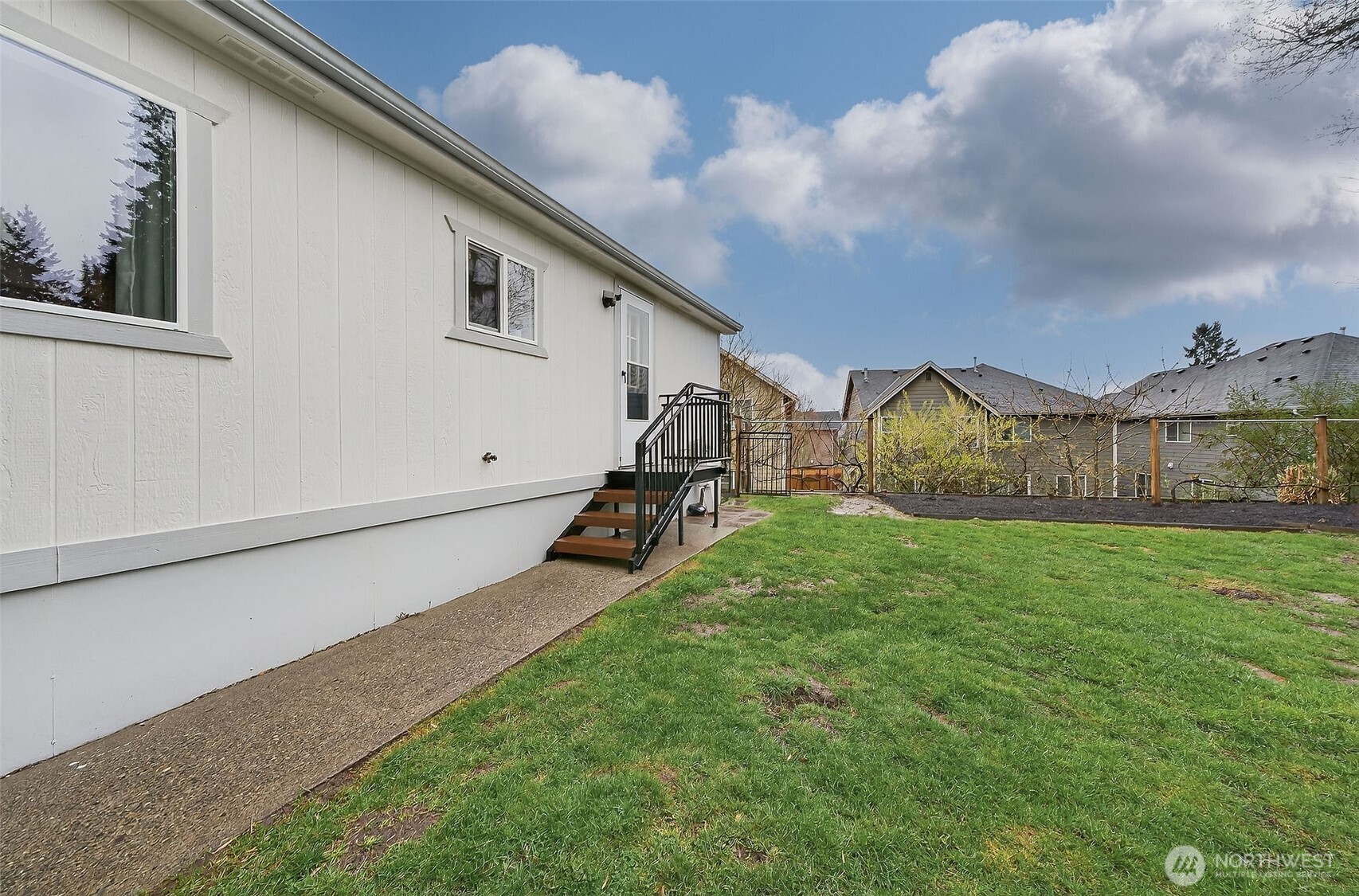 12825 Northeast 198th Court Bothell, WA 98011 - Photo 37 of 40