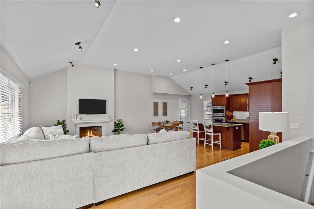 85 Raleigh Avenue Pawtucket, RI 02860 - Photo 4 of 27 Gallery Image 4
