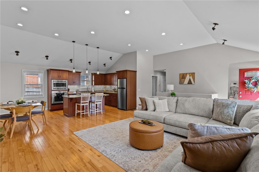 85 Raleigh Avenue Pawtucket, RI 02860 - Photo 8 of 27 Gallery Image 8