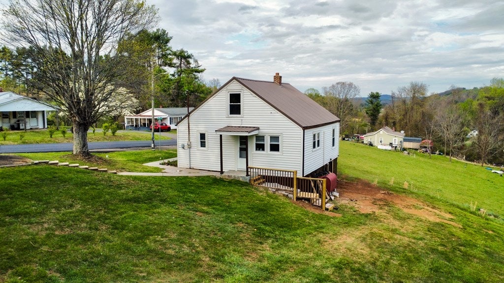 134 Poplar Grove Road Galax, VA 24333 - Photo 10 of 22 Gallery Image 10