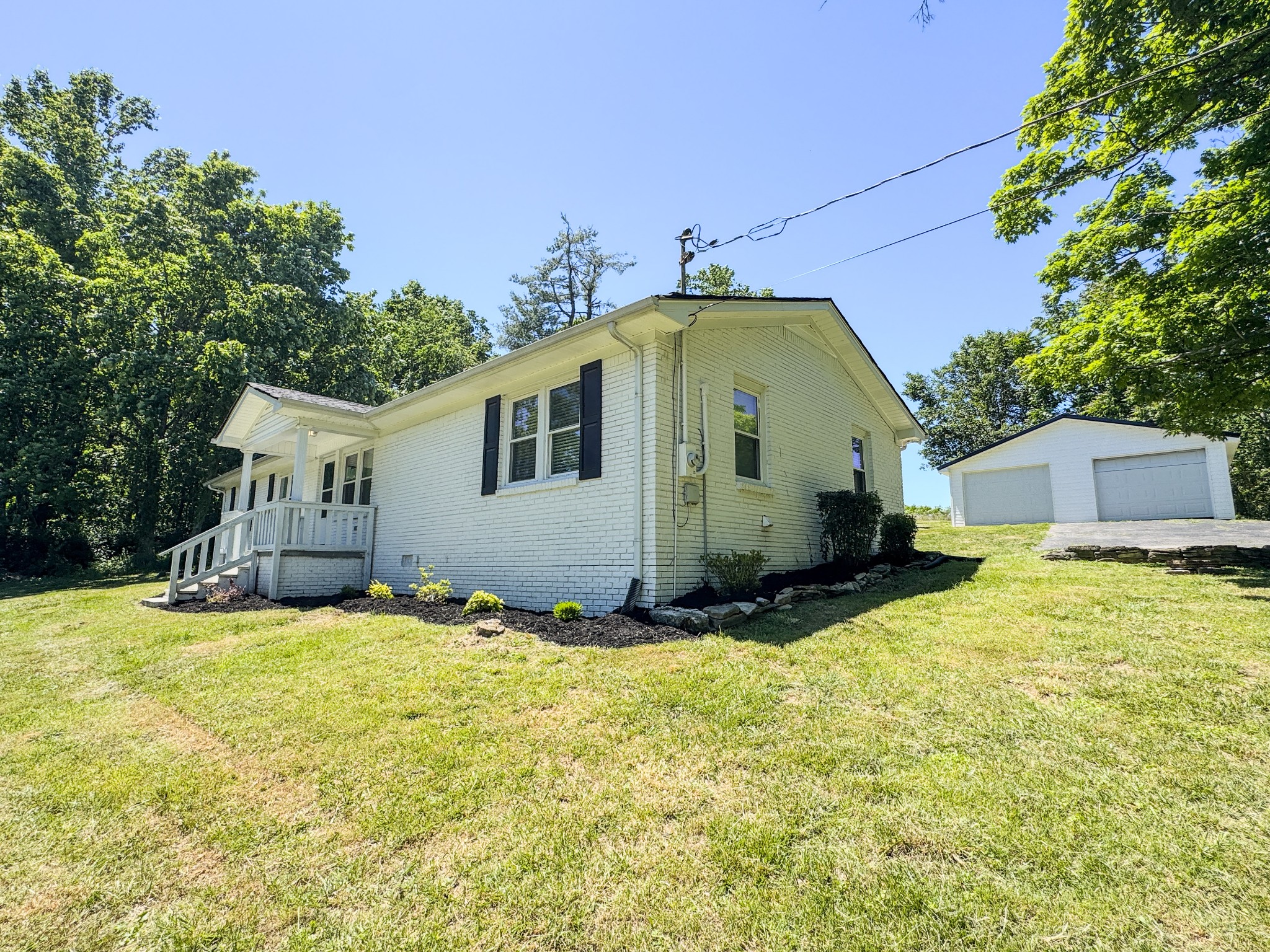 228 Howell Road Westmoreland, TN 37186 - Photo 3 of 33 Gallery Image 3