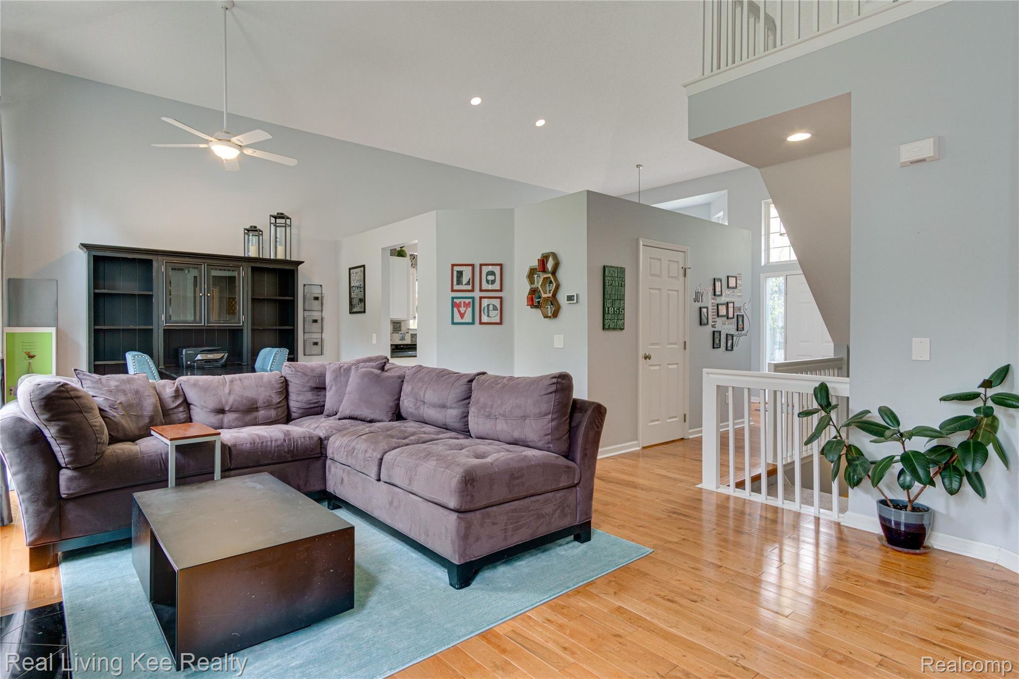 4792 Carrington Drive Rochester, MI 48306 - Photo 25 of 56 Huge Great Room with Vaulted Ceiling