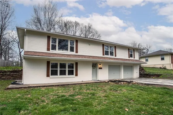 $335,000 | 1508 Nancy Lane, Liberty, MO 64068