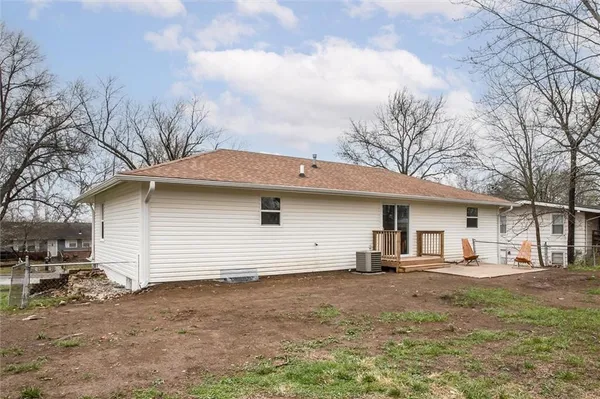 $335,000 | 1508 Nancy Lane, Liberty, MO 64068