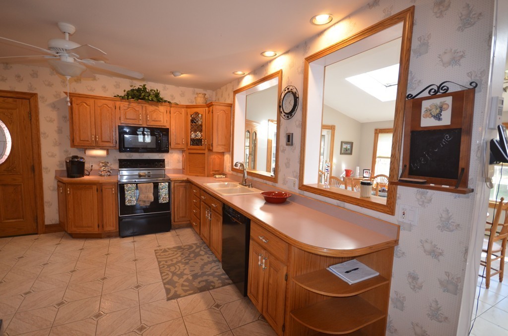 1730 South East Street Amherst, MA 01002 - Photo 13 of 30