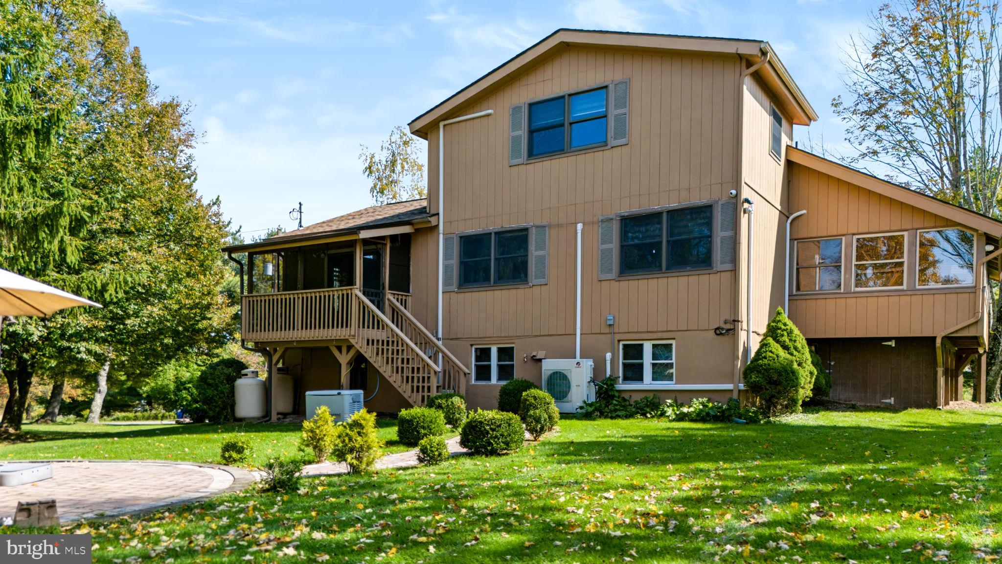 1605 Ridgeview Court Lake Ariel, PA 18436 - Photo 3 of 40 Gallery Image 3