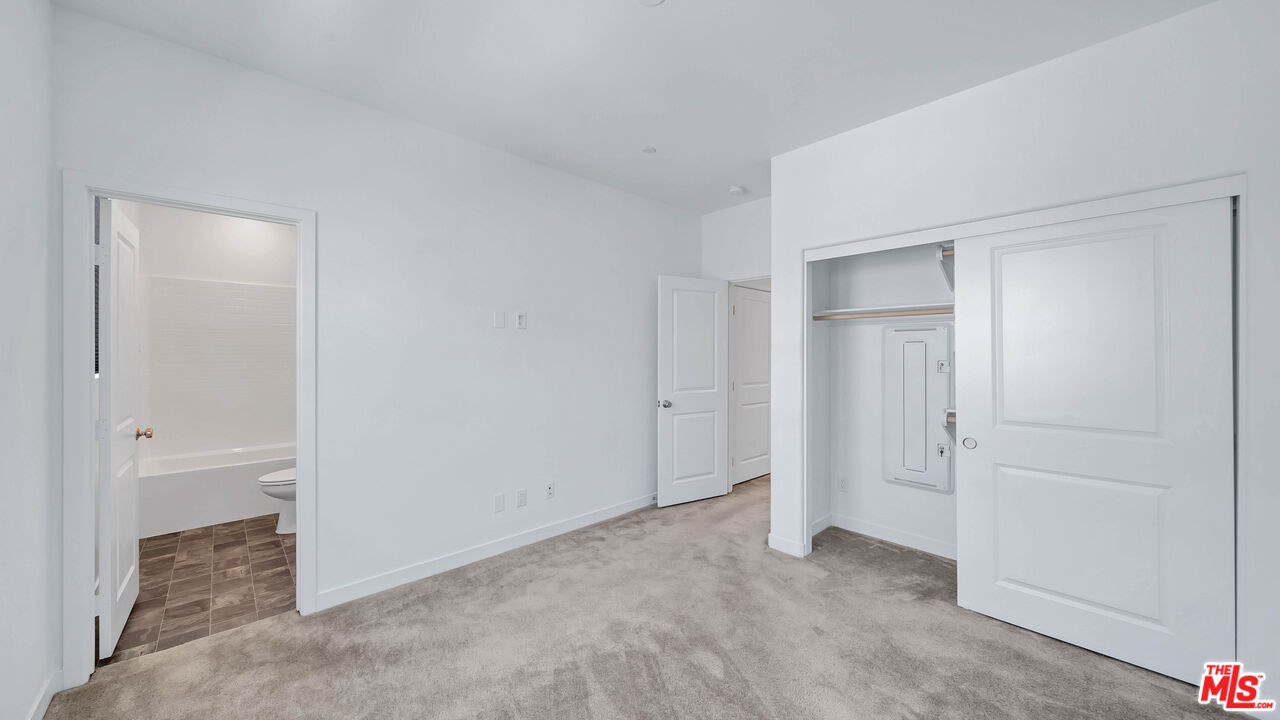 27009 Hummingbird Lane Valencia, CA 91381 - Photo 23 of 35