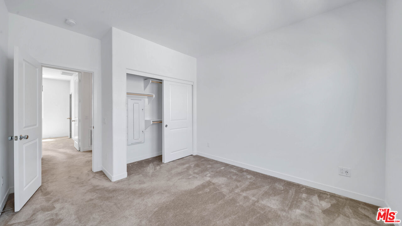 27009 Hummingbird Lane Valencia, CA 91381 - Photo 25 of 35 a view of an empty room