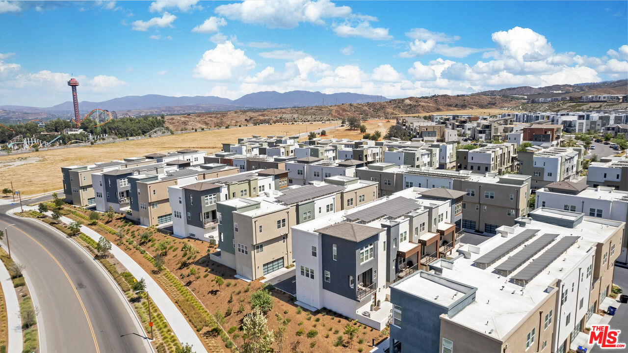 27009 Hummingbird Lane Valencia, CA 91381 - Photo 5 of 35