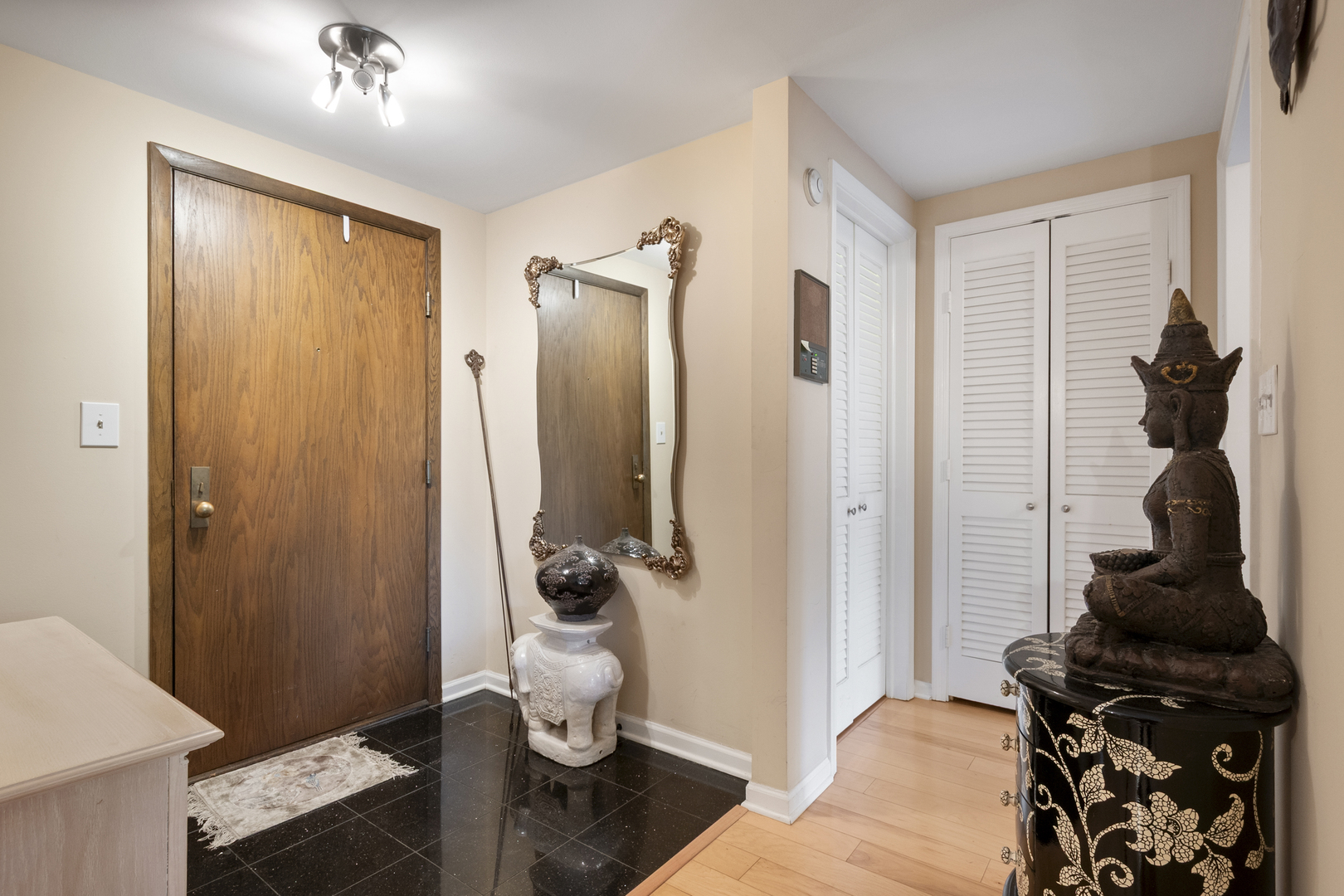 44 Park Lane, Unit 223 Park Ridge, IL 60068 - Photo 6 of 28 a living room with furniture and a window