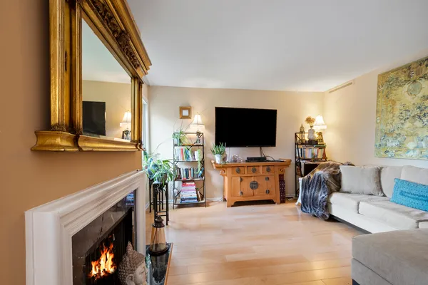 $469,900 | 44 Park Lane, Unit 223, Park Ridge, IL 60068