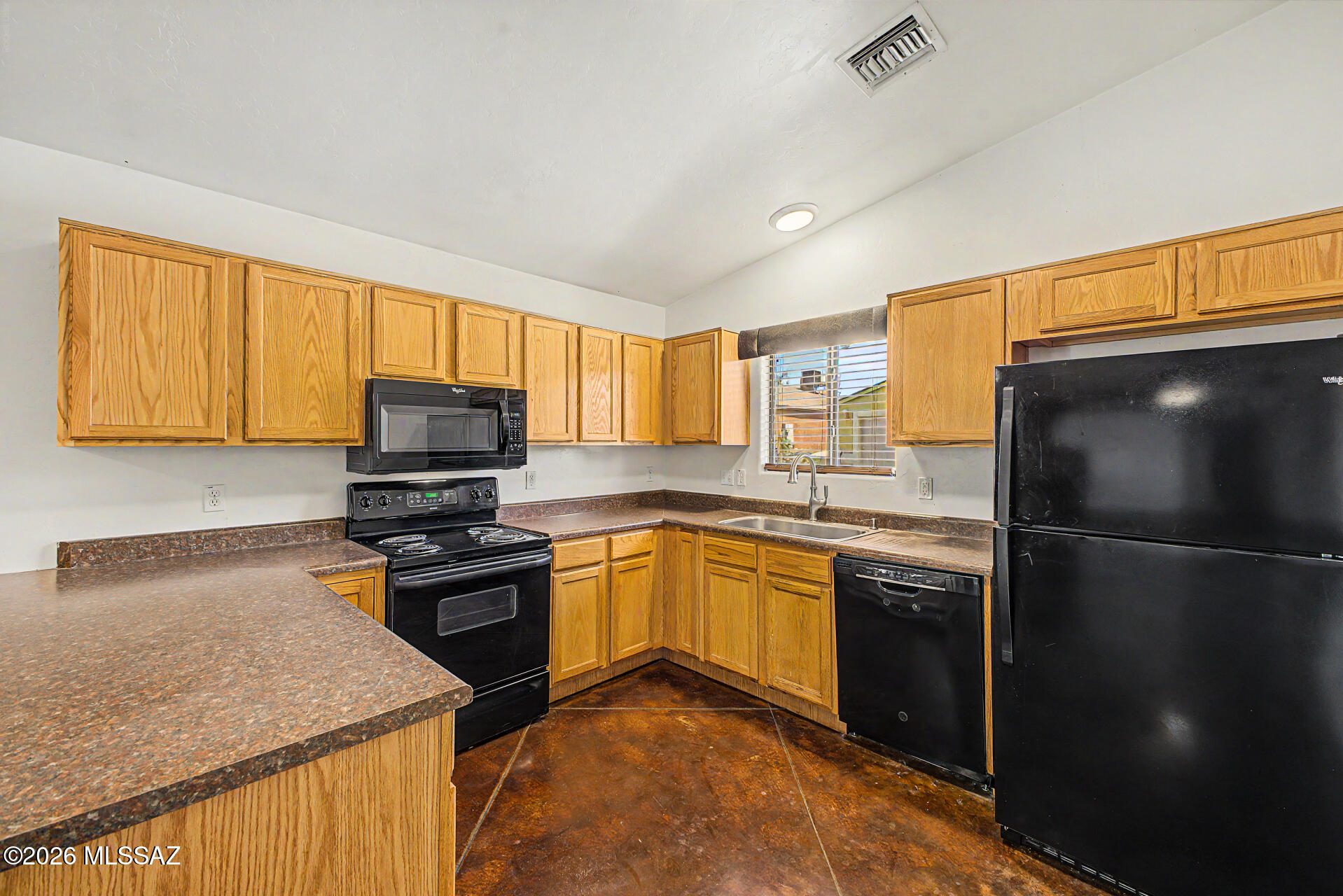 409 East Geronimo Bluff Loop Tucson, AZ 85705 - Photo 10 of 37