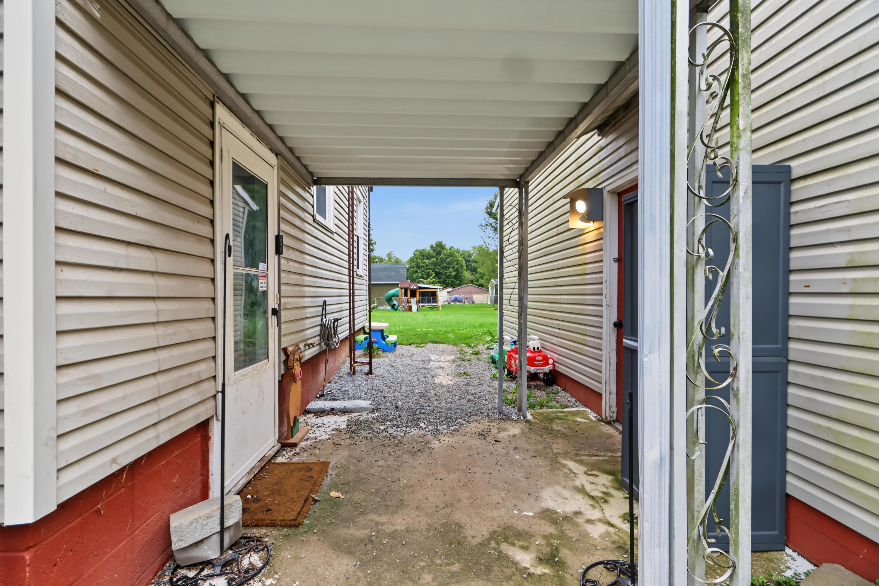 337 Pomerene Road Mansfield, OH 44906 - Photo 3 of 30 2A5A9814