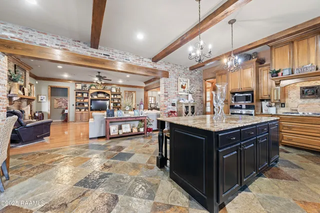 $549,000 | 124 Edmund Lane, Eunice, LA 70535