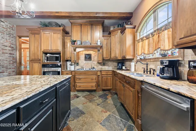 $549,000 | 124 Edmund Lane, Eunice, LA 70535