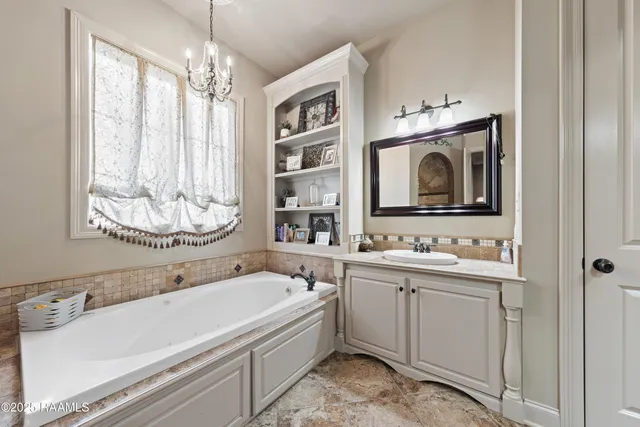 $549,000 | 124 Edmund Lane, Eunice, LA 70535