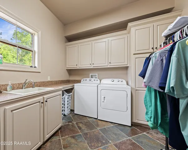 $549,000 | 124 Edmund Lane, Eunice, LA 70535