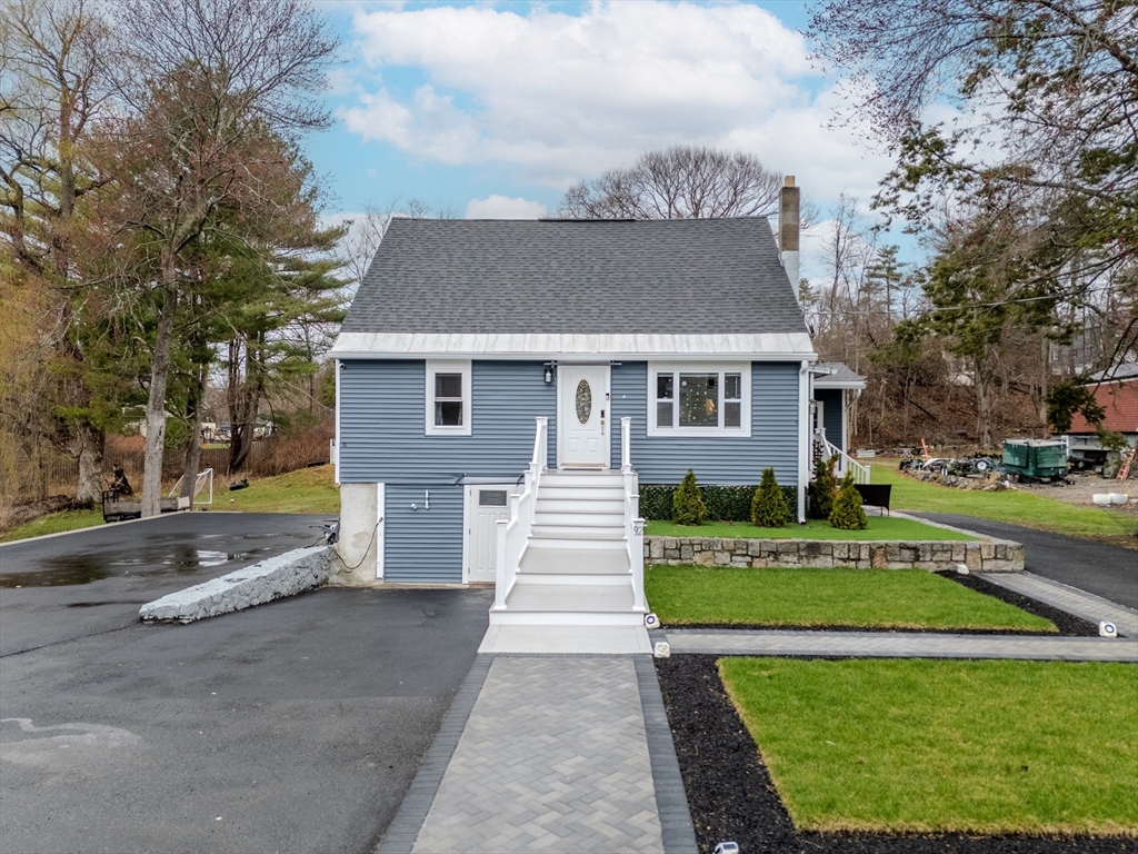 92 Wenham Street Danvers, MA 01923 - Photo 1 of 39