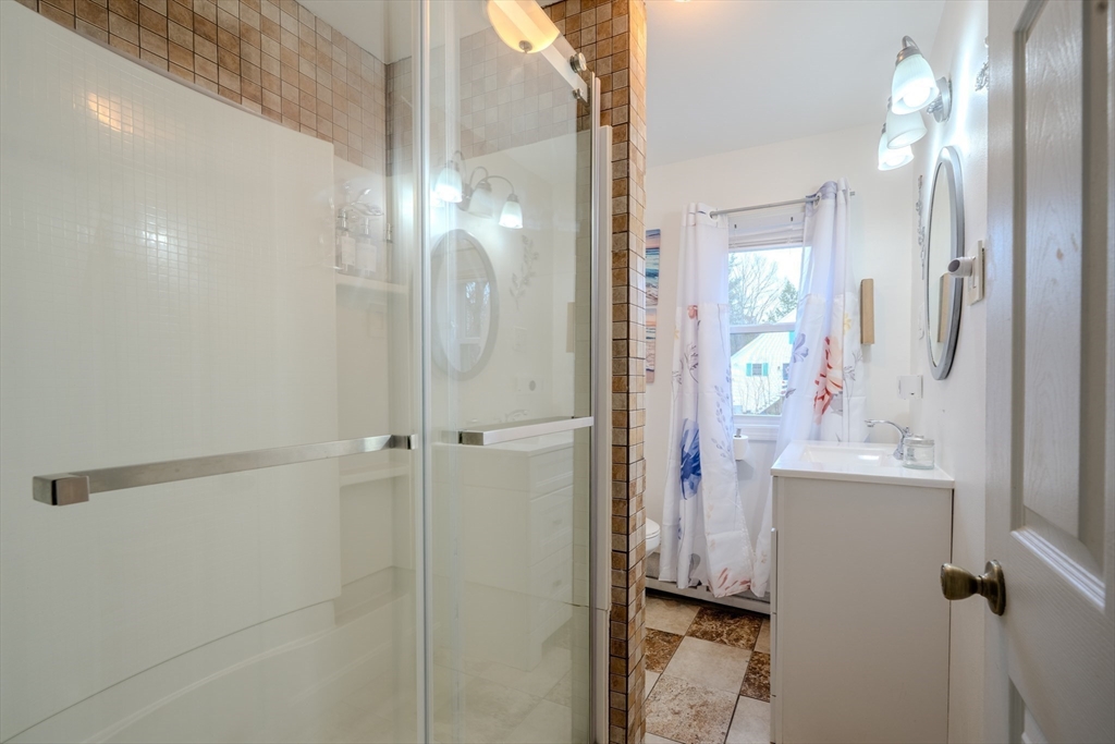 92 Wenham Street Danvers, MA 01923 - Photo 17 of 39