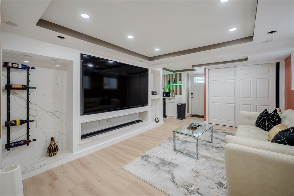 92 Wenham Street Danvers, MA 01923 - Photo 30 of 39