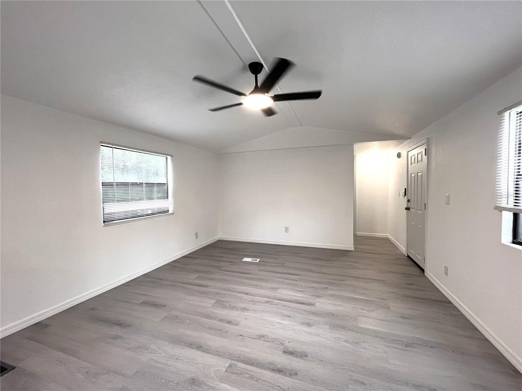 9860 Golden Loop New Port Richey, FL 34654 - Photo 5 of 37 Gallery Image 5