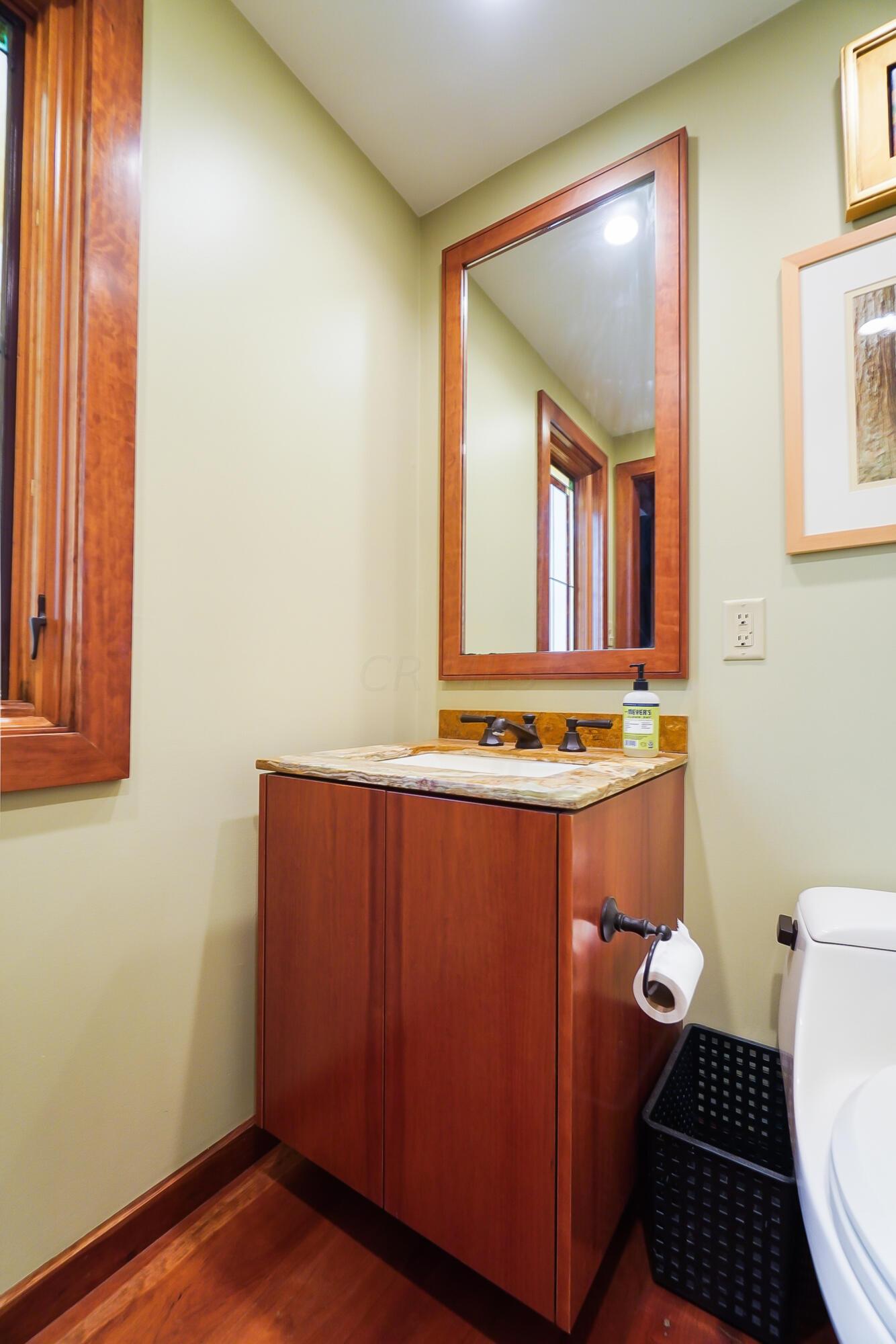 1742 Edgemont Road Upper Arlington, OH 43212 - Photo 30 of 70 051