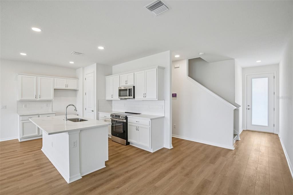 31481 Spanish Msn Road San Antonio, FL 33576 - Photo 6 of 37
