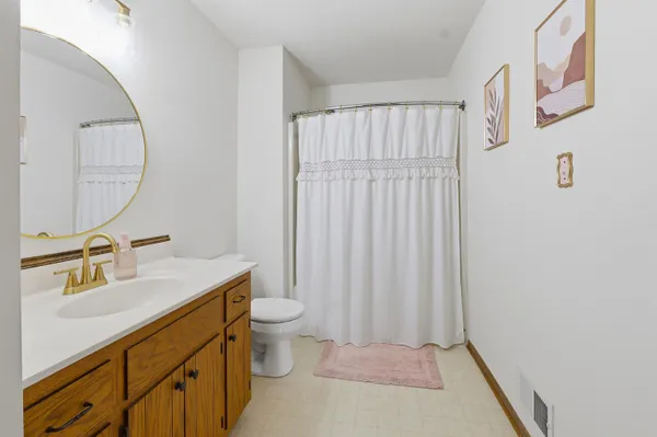 $224,900 | 233 West Pleasant Street, Iron Ridge, WI 53035